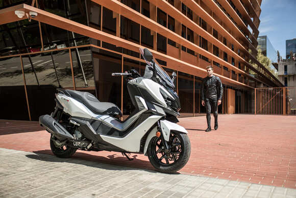Максискутер SYM CRUiSYM a 300 матовый черный pitbikemarket.ru